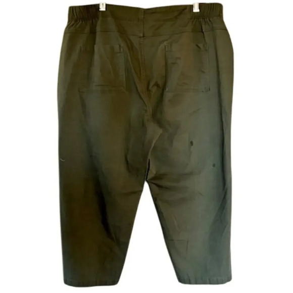Christopher & Banks Army Green Cropped Pants, size 16 - Picture 3 of 5